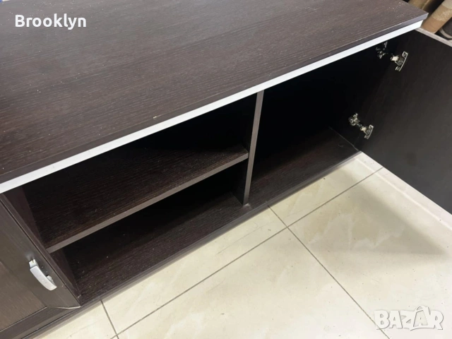 Продава се шкаф за телевизор, снимка 2 - Шкафове - 53465466