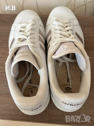 Адидас маратонки в бяло, снимка 6 - Маратонки - 51302782
