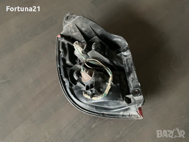 Toyota Carina combi - десен стоп оригинален, снимка 2 - Части - 53243021