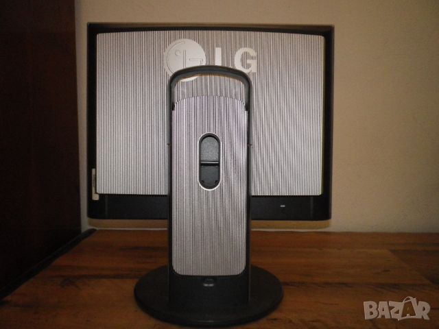 Монитор LG Flatron 1530S , снимка 6 - Монитори - 46429054