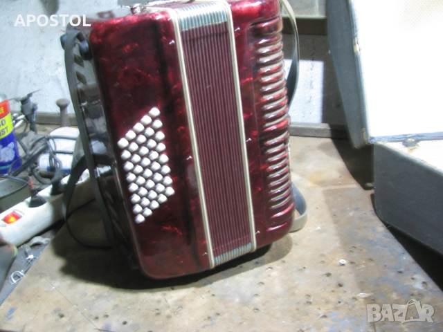 Акордеон Weltmeister 40 баса, снимка 5 - Други музикални жанрове - 51946091