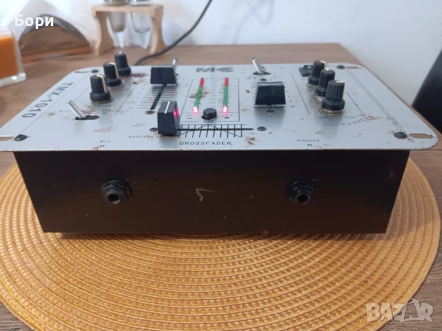 Миксер/мишпулт Mc Carla tmx 1010, снимка 5 - Ресийвъри, усилватели, смесителни пултове - 51880176