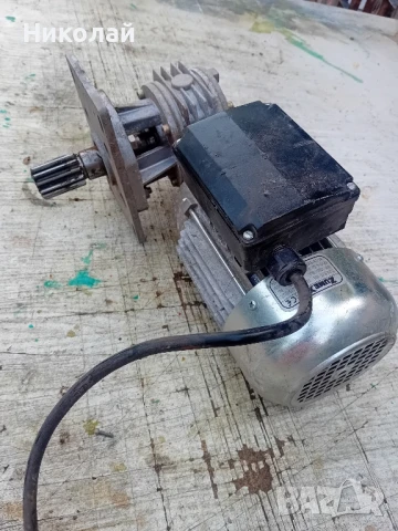 Мотор редуктор 
