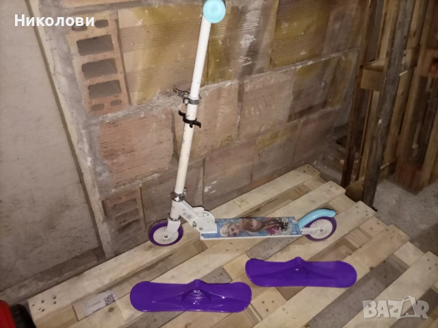 Тротинетка Замръзналото кралство/ Ана и Елза - максимална височина 82см, снимка 2 - Скутери и тротинетки - 54014482