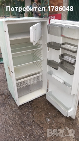 Хладилник с камера  NEFF работи перфектно., снимка 3 - Хладилници - 52078415