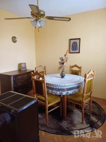 Апартамент Търговище продавам просторен център обзаведен гараж