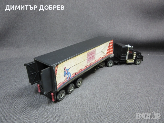 СТАРА РЕТРО МЕТАЛНА КОЛИЧКА КАМИОН MACK С РЕМАРКЕ LEVIS SIKU GERMANY, снимка 4 - Колекции - 54126100