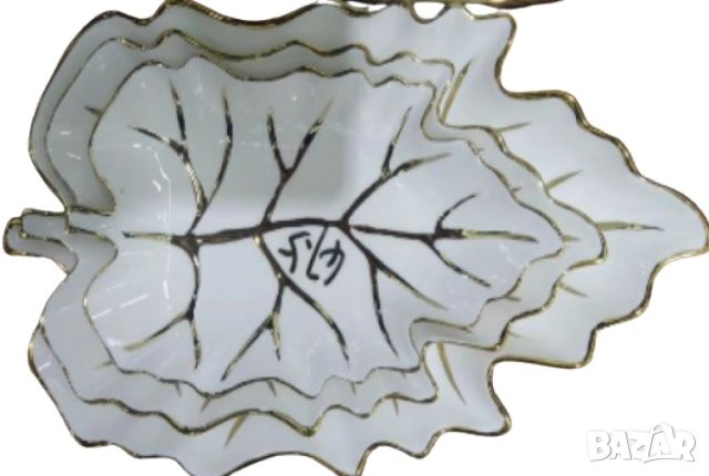 Комплект от 3 броя луксозни порцеланови чинии в бяло и златисто Листа, снимка 1 - Чинии - 46419304
