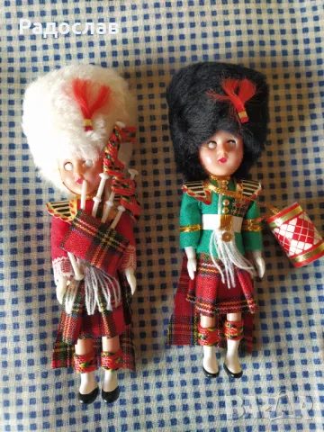 колекционерски кукли Шотландски гвардейци , снимка 2 - Други - 49686386