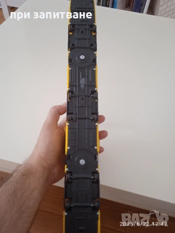 Голям камион цистерна 40 см. и голям трамвай 46 см., Dickie, снимка 10 - Коли, камиони, мотори, писти - 50756038