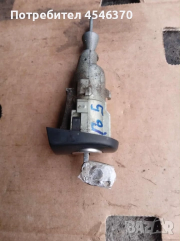 Патронник с ключ за външна шофьорска врата за Волксваген Голф 5 1.9 дизел 105к.с 2006г , снимка 2 - Части - 51233326