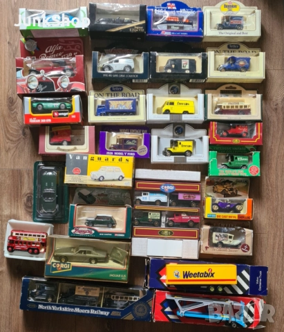 Стари ретро оригинални английски колички Corgi Lledo 