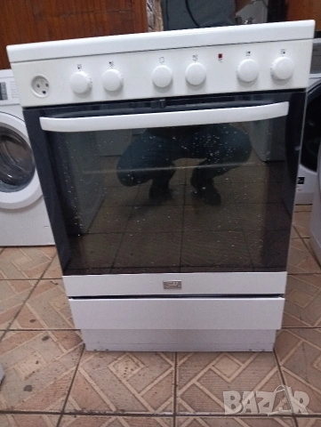 Свободно стояща печка с керамичен плот VOSS Electrolux с две години гаранция!, снимка 4 - Печки, фурни - 53449081