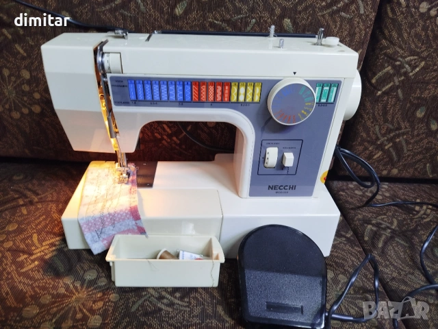 Метална шевна машина NECCHI 559, снимка 11 - Шевни машини - 53721746