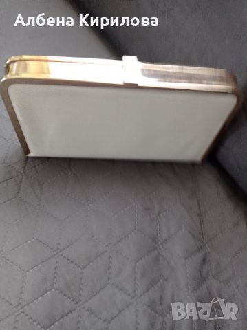 Нова официална чантичка в бяло и златен обков , снимка 7 - Чанти - 45494215
