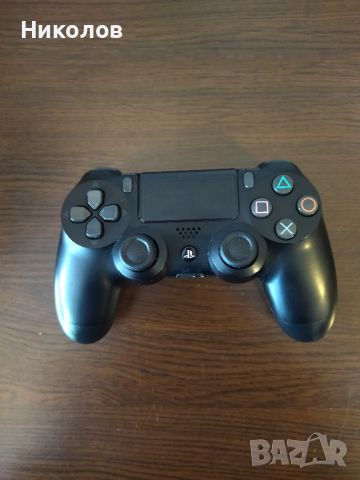 Продавам оригинален джойстик за Playstation 4(PS4), снимка 1 - Аксесоари - 45240780