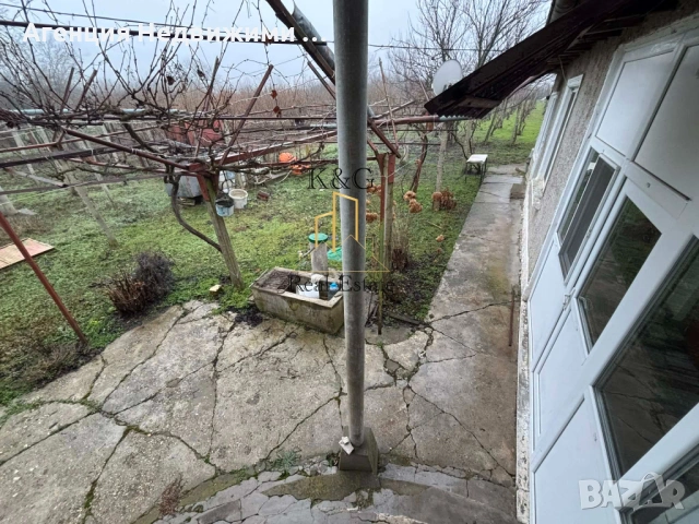 Едноетажна къща в гр. Завет, снимка 7 - Къщи - 53492598