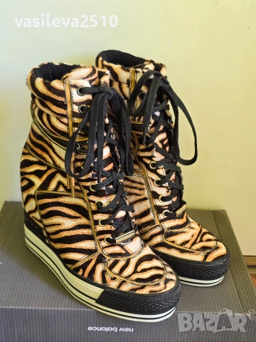 DKNY оригинални дамски кецове на платформа , снимка 6 - Кецове - 53892217