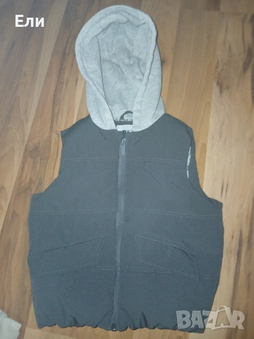 Детско елече, снимка 3 - Детски якета и елеци - 53326012