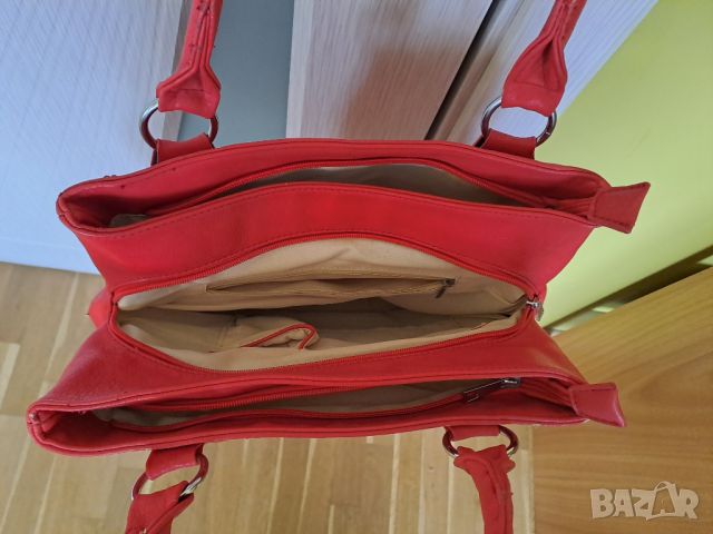Дамска чанта с много прегради червен цвят, снимка 3 - Чанти - 45194035