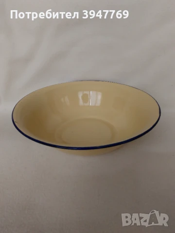 метална чиния