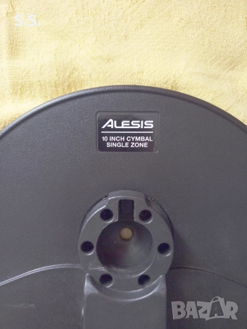 Чинел със стойка на Alesis, снимка 3 - Ударни инструменти - 52801672