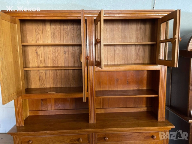 Красив масивен дървен шкаф / витрина за кухня или трапезария, снимка 5 - Бюфети - 53799502