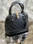 LOUIS VUITTON дамска чанта, снимка 2