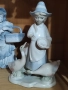 Испанска порцеланова фигура жена с гъски, снимка 1