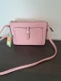 Чисто нова прекрасна чантичка в розово за през рамо, снимка 3