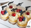 12 бр оръжие оръжия пистолет пуска топери декор за мъфини кексчета парти рожден ден, снимка 1