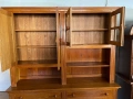 Красив масивен дървен шкаф / витрина за кухня или трапезария, снимка 5
