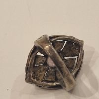 Стар сребърен пръстен с турмалин отгоре и странично лунен камък, снимка 2 - Пръстени - 45640957