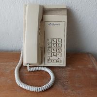 Продавам стар телефон , снимка 1 - Антикварни и старинни предмети - 45338191