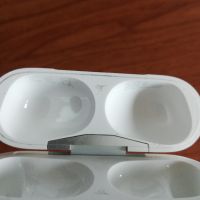 Apple Airpods Pro А2190 само зарядна кутия, снимка 7 - Безжични слушалки - 45780341
