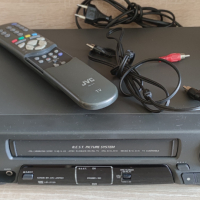 JVC видео VHS , снимка 2 - Плейъри, домашно кино, прожектори - 43708735