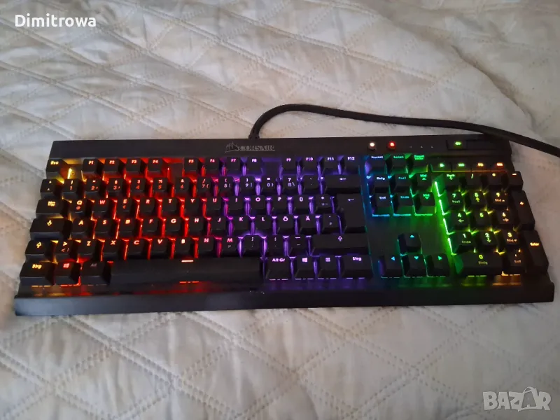 Клавиатура Corsair K70 RGB, снимка 1