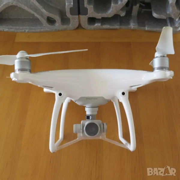 ДРОН - DJI Phantom 4 - Много запазен ! Цената се коментира !, снимка 1