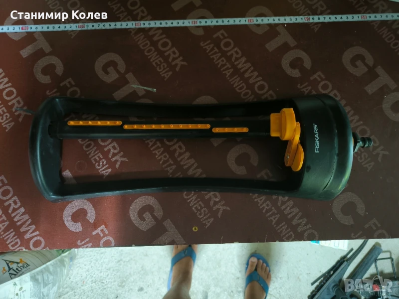 Метална пръскачка за градина FISKARS, снимка 1