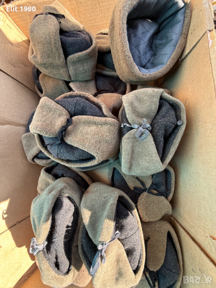 Продавам войнишки ушанки , снимка 1