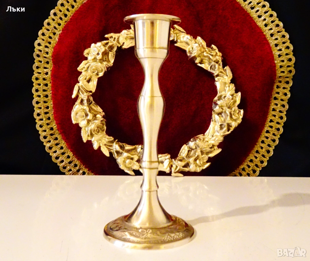 Бронзов свещник,релефни барокови орнаменти. , снимка 1