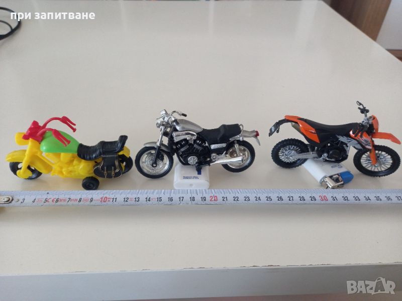 Мотори метал и пластмаса, 1:18 - Yamaha, KTM, снимка 1