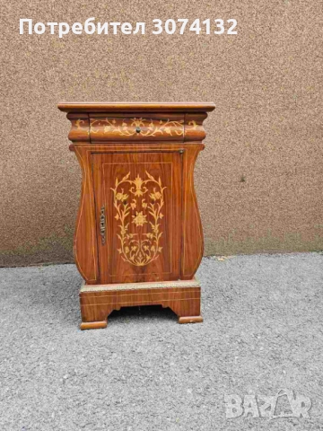 Уникален шкаф с интарзия