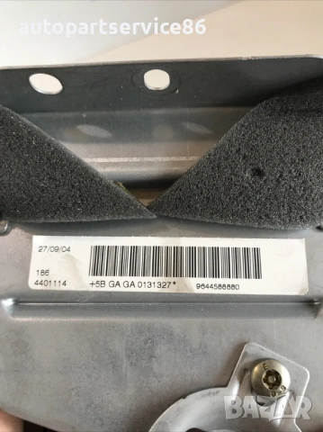Дясна странична част на таблото за Peugeot 407 Комби (2005) 9644588880, снимка 2 - Части - 53699928