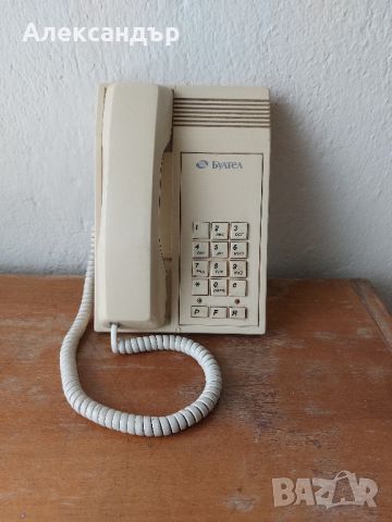 Продавам стар телефон , снимка 1 - Антикварни и старинни предмети - 45338191
