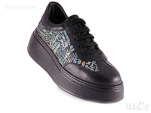 Дамски обувки от естествена кожа с принт в сребристо 