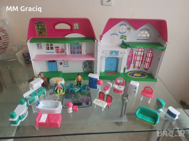 Пластмасова къща за кукли 