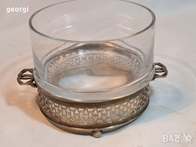 стъклена бонбониера с посребрен пиедестал 33/2