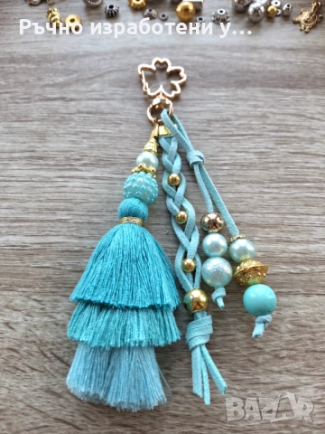 Украшение за чанта Вишнев цвят ръчна изработка, снимка 2 - Чанти - 53671038