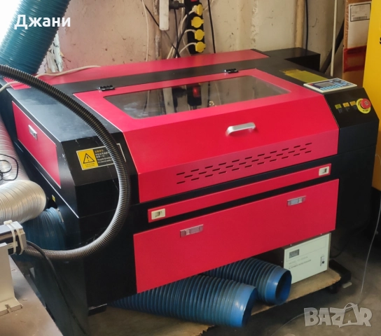 Машина за лазерно рязане и гравиране на неметални изделия CO2 60W